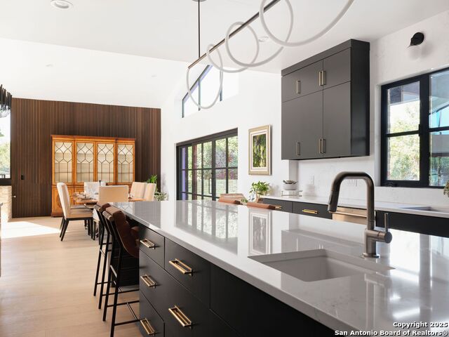 Image 18 of 59 For 353 Lakeview Blvd