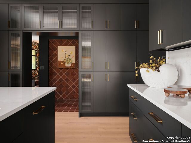 Image 20 of 59 For 353 Lakeview Blvd