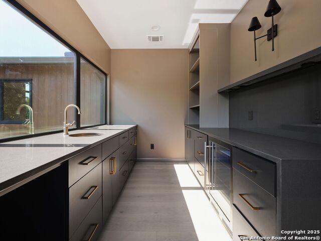 Image 31 of 59 For 353 Lakeview Blvd