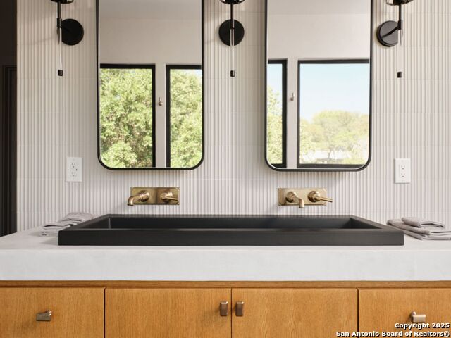 Image 34 of 59 For 353 Lakeview Blvd