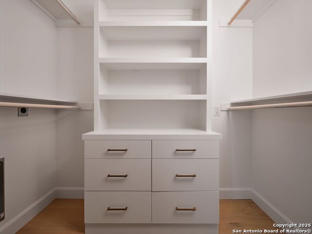 Image 36 of 59 For 353 Lakeview Blvd