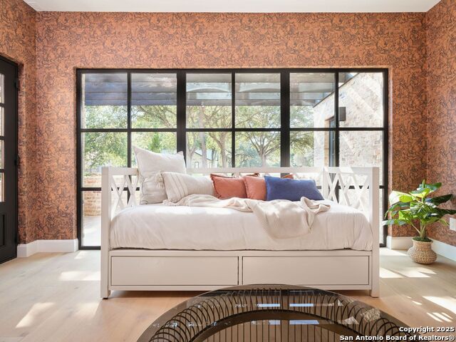 Image 37 of 59 For 353 Lakeview Blvd