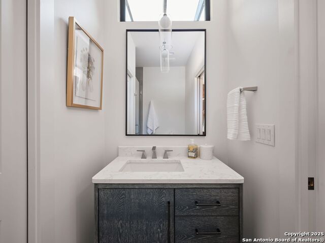 Image 40 of 59 For 353 Lakeview Blvd