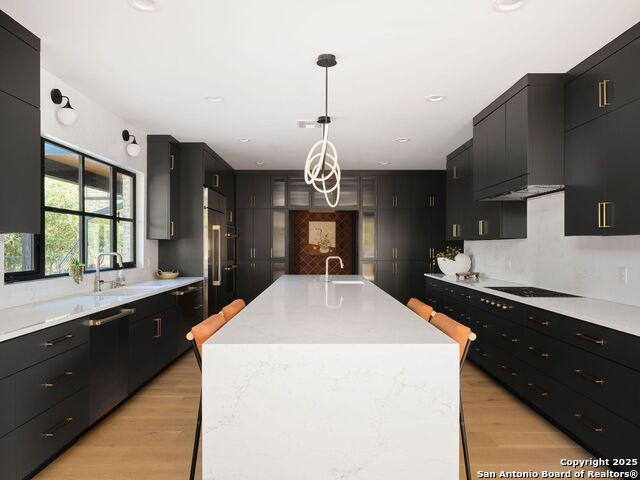 Image 7 of 59 For 353 Lakeview Blvd