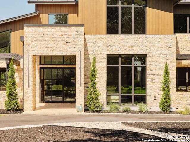 Image 8 of 59 For 353 Lakeview Blvd