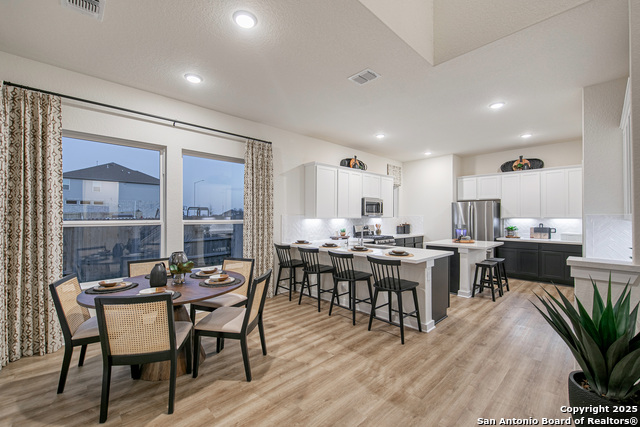 Image 27 of 33 For 423 Glenwood Ranch