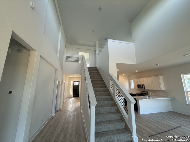 Image 4 of 33 For 423 Glenwood Ranch