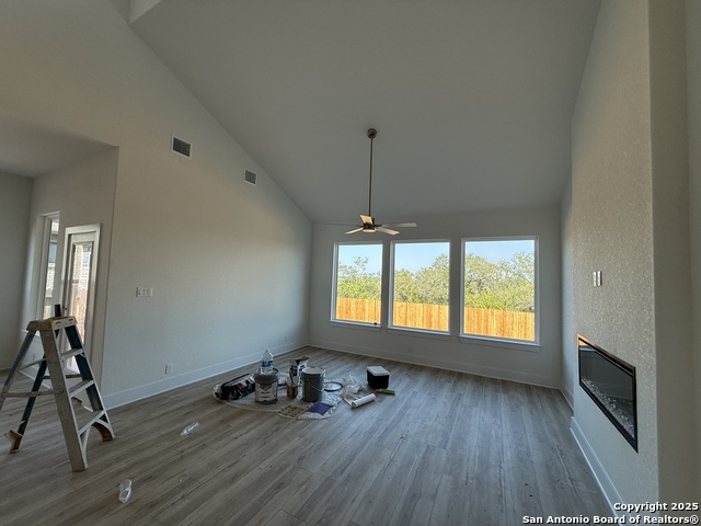 Image 5 of 33 For 423 Glenwood Ranch