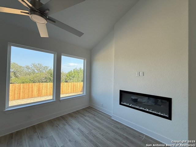 Image 6 of 33 For 423 Glenwood Ranch