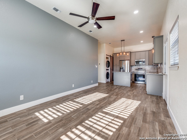 Image 13 of 40 For 223 River Park