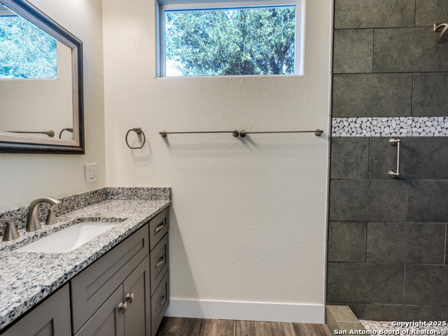 Image 27 of 40 For 223 River Park