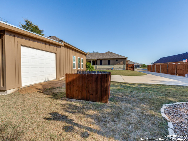 Image 34 of 40 For 223 River Park