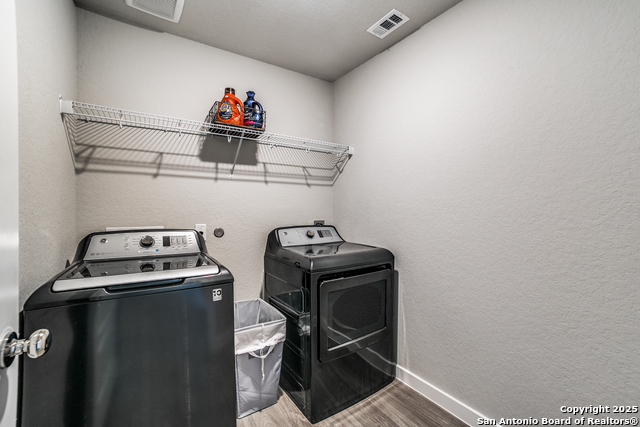 Image 17 of 26 For 6826 Diamond Vly