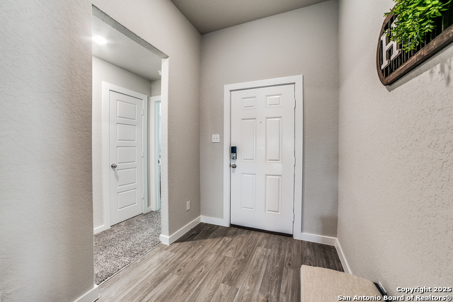 Image 4 of 26 For 6826 Diamond Vly