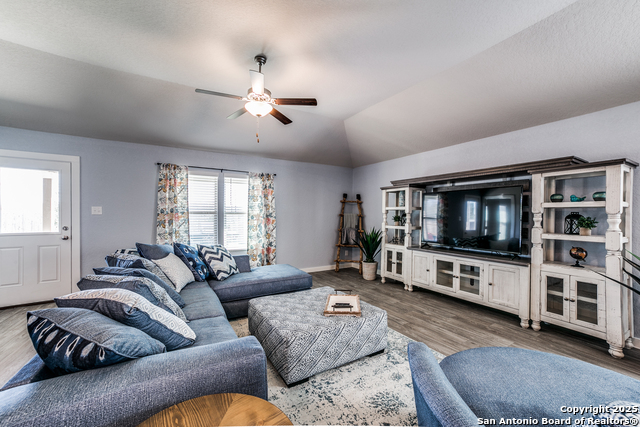 Image 5 of 26 For 6826 Diamond Vly