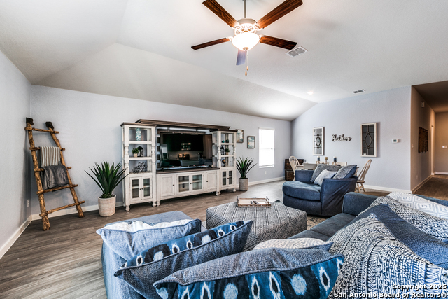 Image 7 of 26 For 6826 Diamond Vly