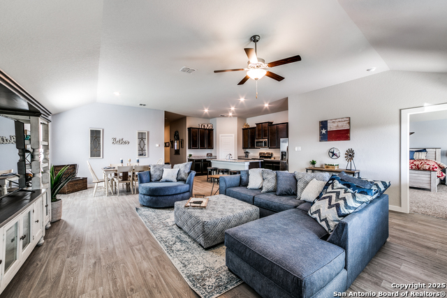 Image 8 of 26 For 6826 Diamond Vly