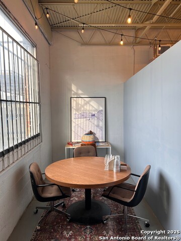 Listing photo id 0 for 559 Eleanor Ave