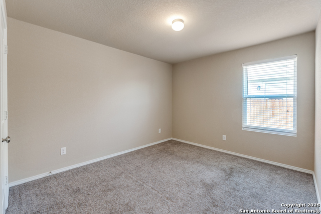 Image 17 of 24 For 5102 Everett Loop