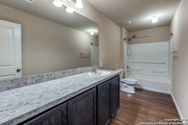 Image 20 of 24 For 5102 Everett Loop