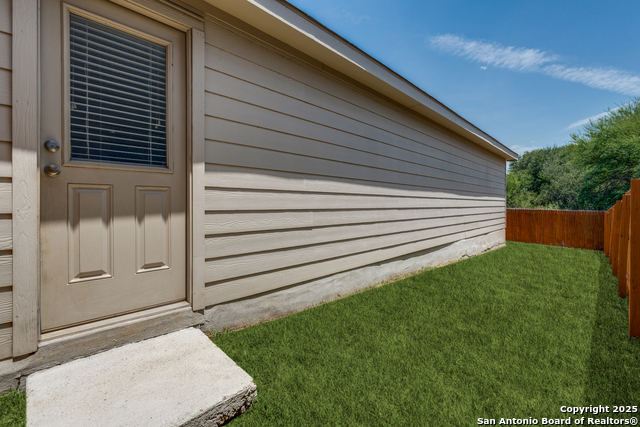 Image 21 of 24 For 5102 Everett Loop