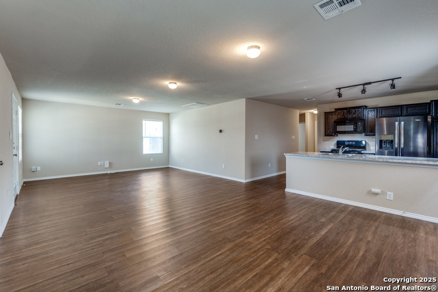 Image 8 of 24 For 5102 Everett Loop