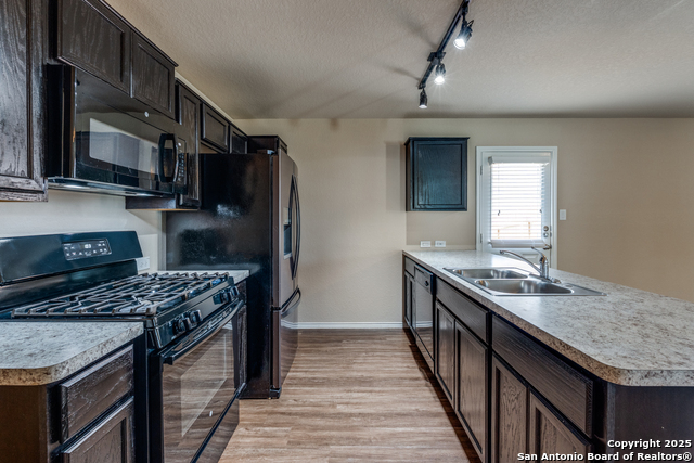 Image 9 of 24 For 5102 Everett Loop