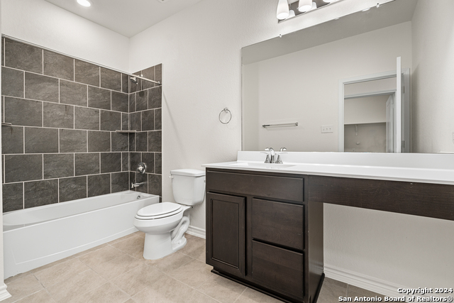 Image 14 of 27 For 246 West Flowing River Dr