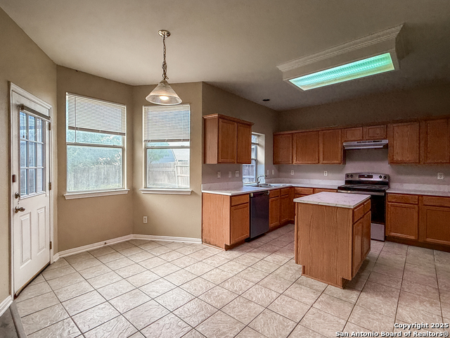 Image 9 of 25 For 340 Meadow  