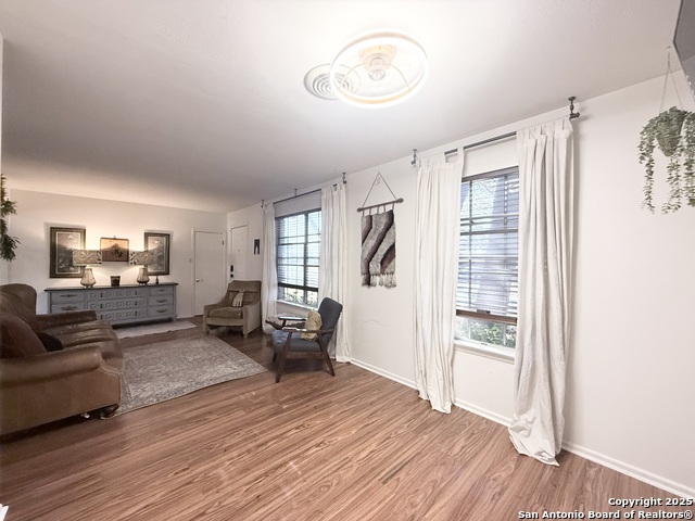 Image 13 of 20 For 2815 Gainesborough