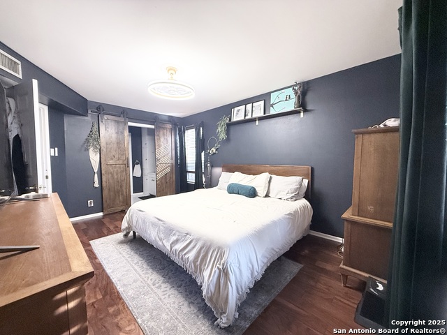 Image 4 of 20 For 2815 Gainesborough