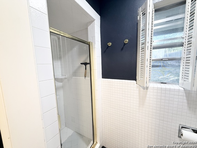 Image 8 of 20 For 2815 Gainesborough