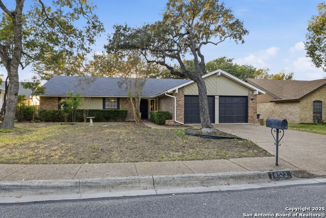 Image 2 of 33 For 14311 Ambleside