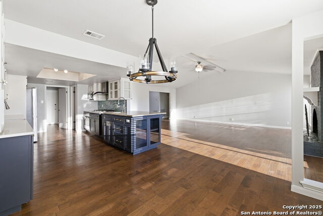 Image 20 of 33 For 14311 Ambleside