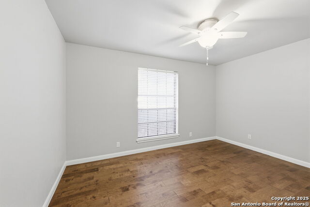 Image 23 of 33 For 14311 Ambleside