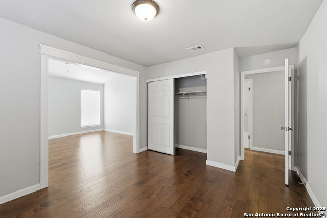 Image 26 of 33 For 14311 Ambleside