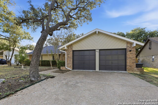 Image 3 of 33 For 14311 Ambleside