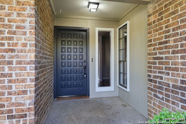 Image 4 of 33 For 14311 Ambleside