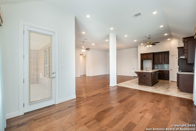 Image 16 of 37 For 1053 Carriage Loop