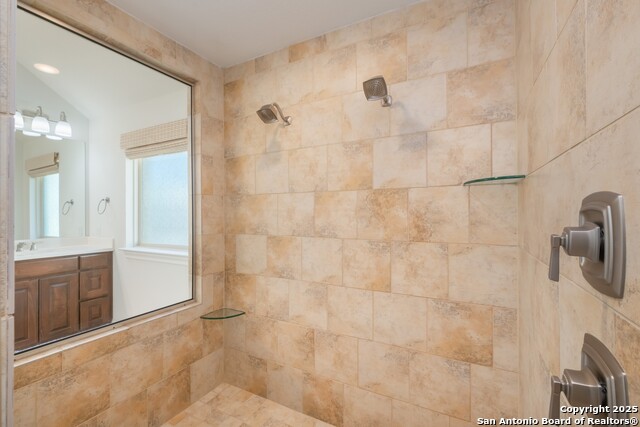 Image 22 of 37 For 1053 Carriage Loop