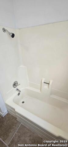 Image 10 of 18 For 1040 Clower