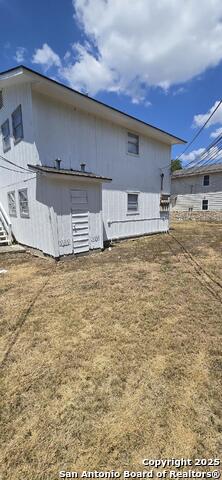 Image 4 of 18 For 1040 Clower