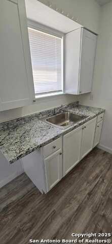 Image 7 of 18 For 1040 Clower