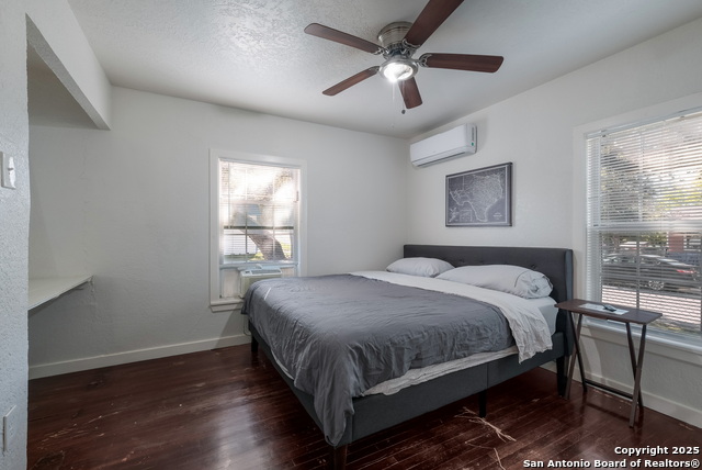 Image 12 of 15 For 902 Fair  