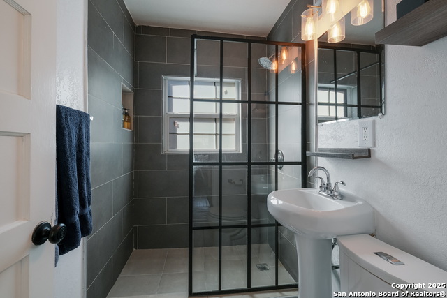 Image 9 of 15 For 902 Fair  