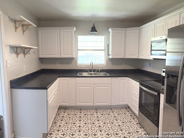 Image 3 of 8 For 907 Dove Ave