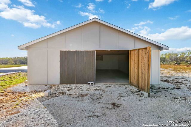 Listing photo id 44 for 3137 County Road 5710