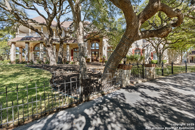 Listing photo id 5 for 8040 Rolling Acres Trail