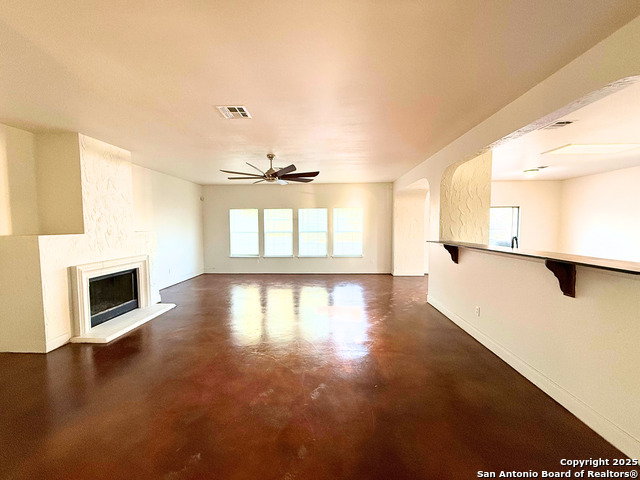 Listing photo id 6 for 600 Bella Vista Circle