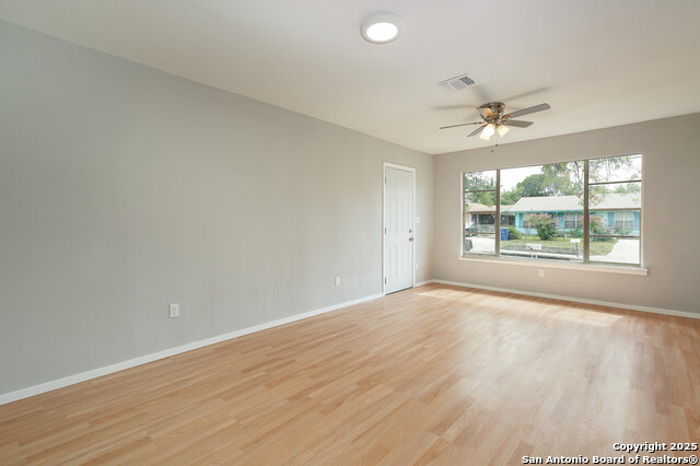 Image 4 of 16 For 435 Bedford W